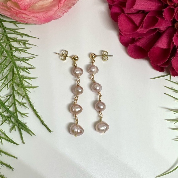 Saval Jewelry Jewelry - NEW⚜️Baroque Freshwater Pearl Hand Linked Dangly Earrings